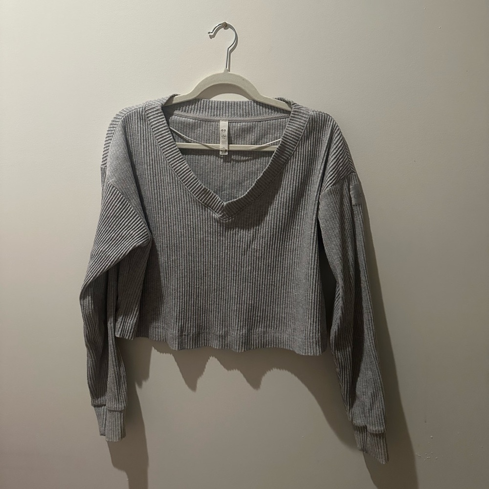 ALO Yoga Gray Ribbed V-Neck Top